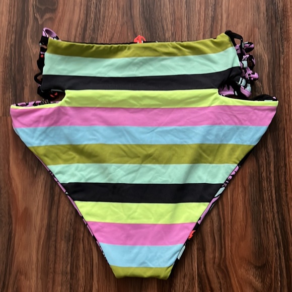 NWOT Maaji Reversible Mauve Moonlight Chorus Bikini Bottom - Picture 13 of 16